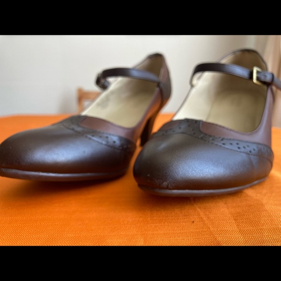 Two shades brown comfortable shoes for dancing size 7.5 - Picture 8 of 8